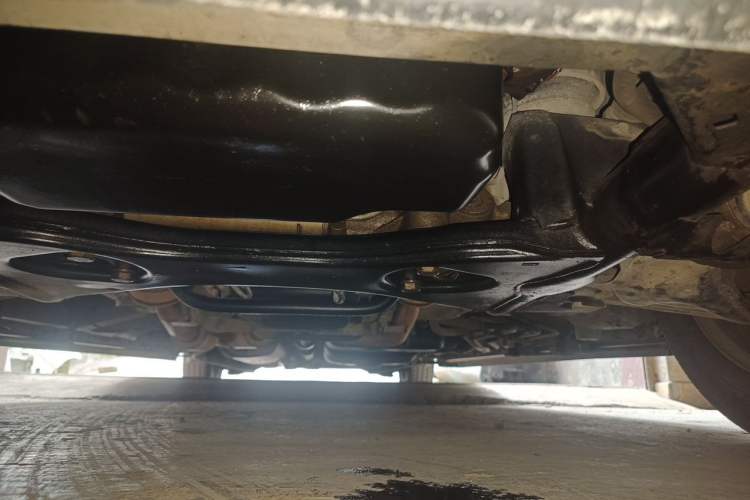 Used Mercedes-Benz Vito 2013 3.0L Business Edition Chassis Front