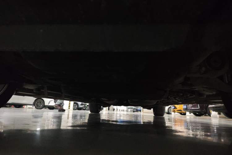 Used Mercedes-Benz Vito 2013 3.0L Elite Edition Chassis Front