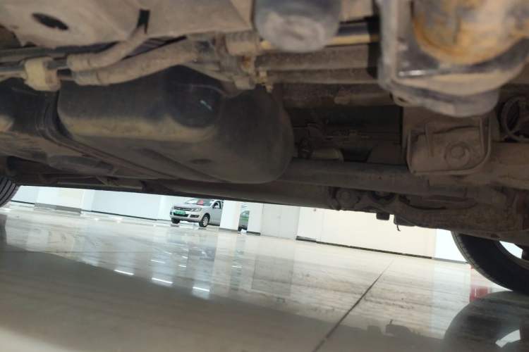 Used Mercedes-Benz Vito 2013 3.0L Elite Edition Chassis Rear Left