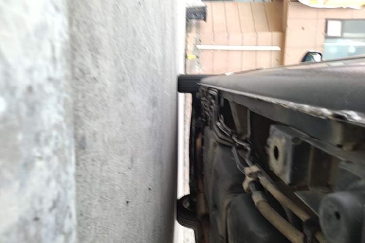 Used Mercedes-Benz Vito 2013 3.0L Elite Edition Chassis Rear Left
