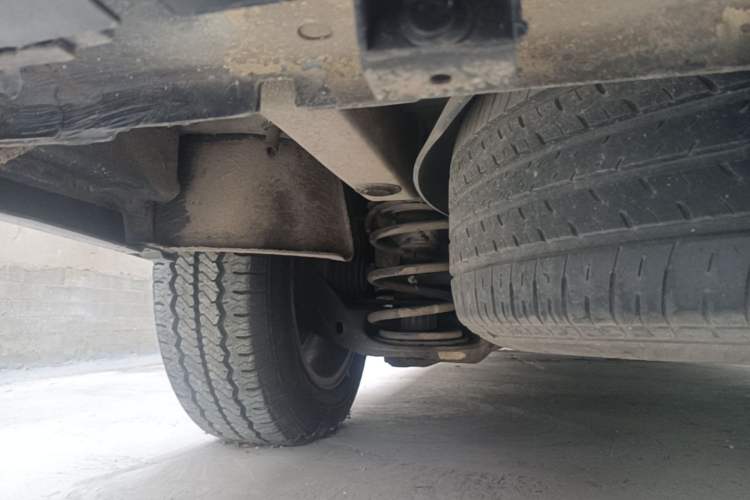 Used Mercedes-Benz Vito 2013 3.0L Elite Edition Chassis Rear Left