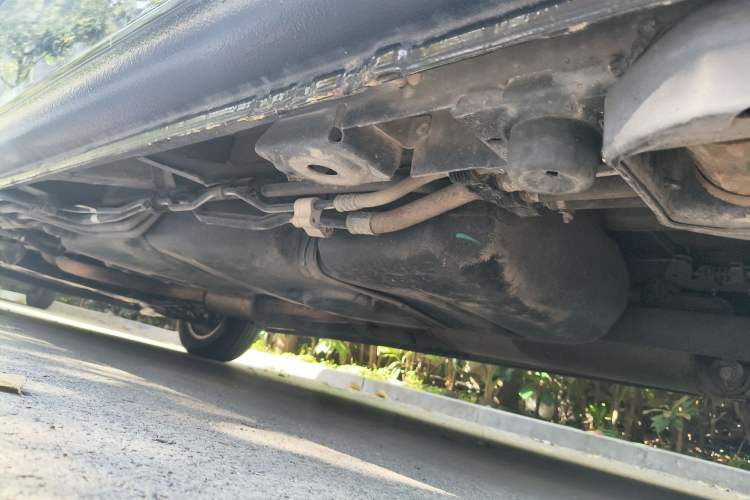 Used Mercedes-Benz Vito 2013 3.0L Elite Edition Chassis Rear Left