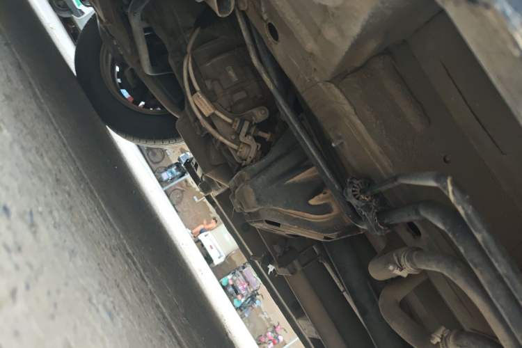 Used Mercedes-Benz Vito 2013 2.1T Elite Edition Chassis Rear Left