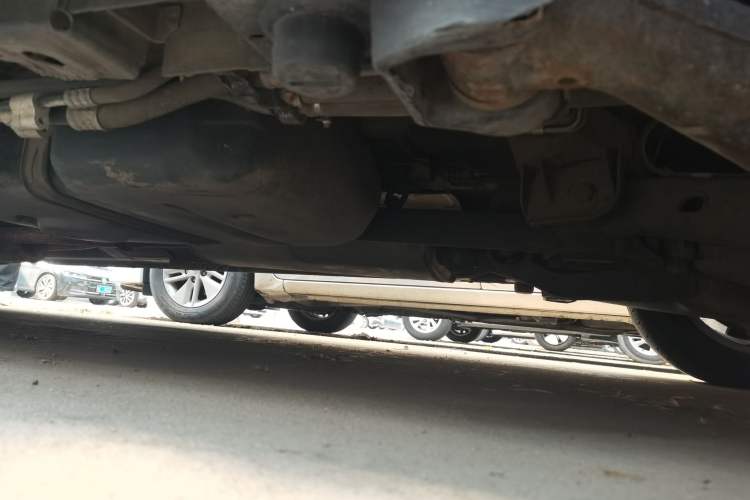 Used Mercedes-Benz Vito 2013 3.0L Elite Edition Chassis Rear Left