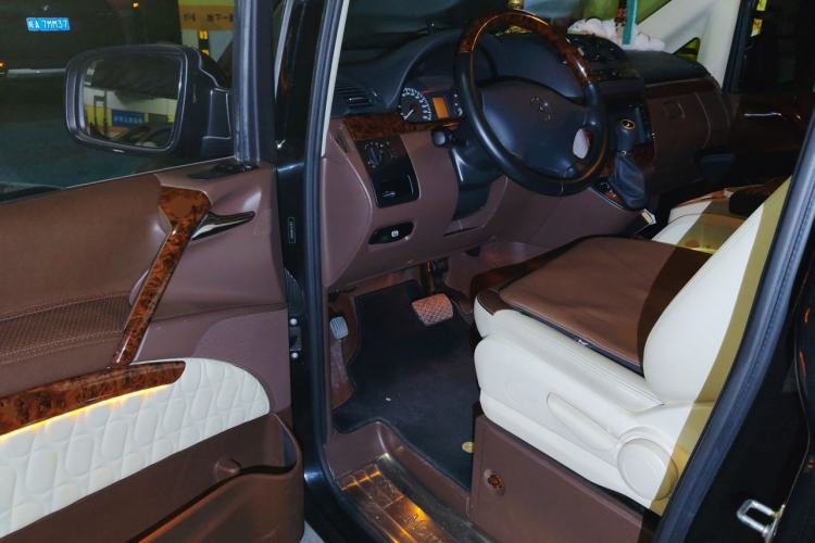 Used Mercedes-Benz Vito 2013 3.0L Elite Edition Driver Seat