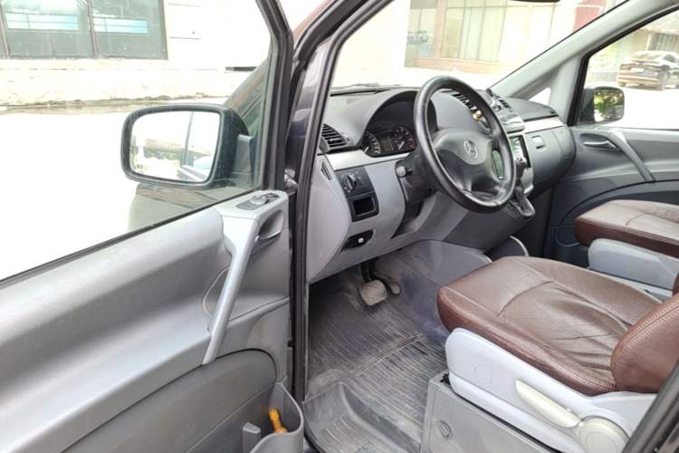 Used Mercedes-Benz Vito 2013 3.0L Elite Edition Driver Seat