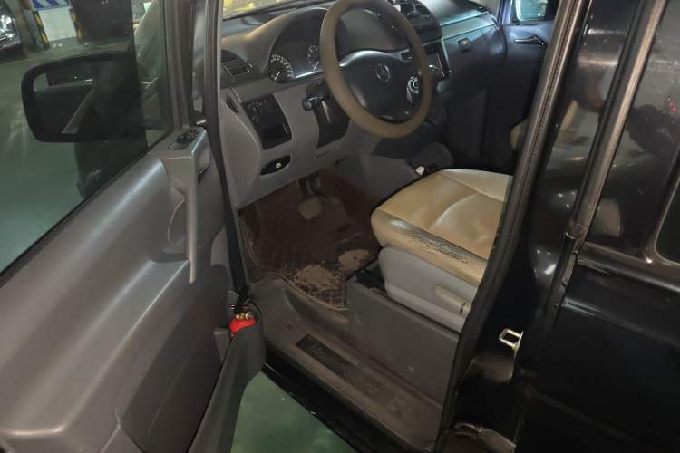 Used Mercedes-Benz Vito 2013 3.0L Business Edition Driver Seat
