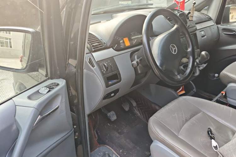 Used Mercedes-Benz Vito 2013 2.1T Elite Edition Driver Seat
