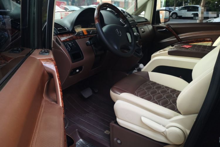 Used Mercedes-Benz Vito 2013 3.0L Elite Edition Driver Seat