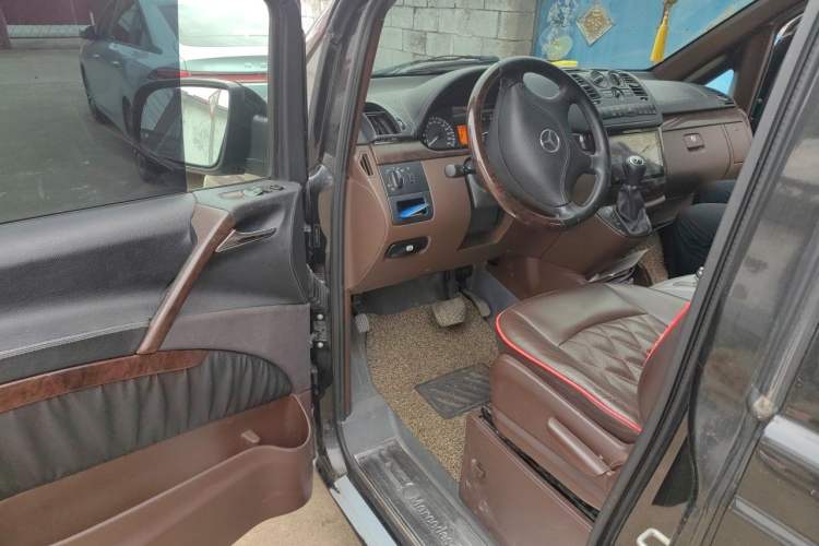 Used Mercedes-Benz Vito 2013 3.0L Elite Edition Driver Seat