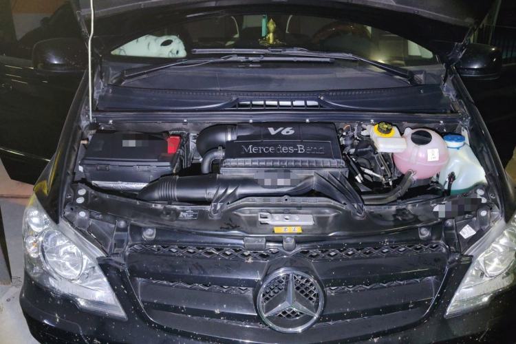 Used Mercedes-Benz Vito 2013 3.0L Elite Edition Engine Bay