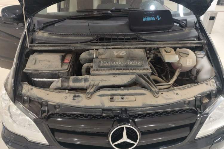 Used Mercedes-Benz Vito 2013 3.0L Elite Edition Engine Bay