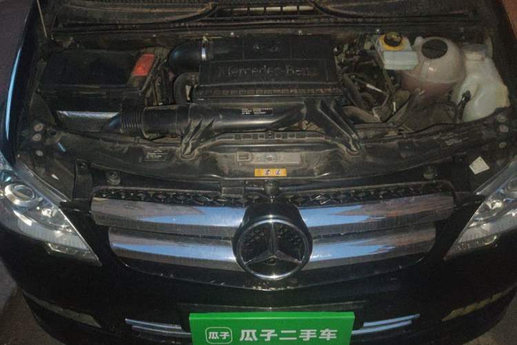 Used Mercedes-Benz Vito 2013 3.0L Elite Edition Engine Bay