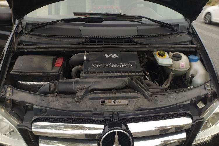 Used Mercedes-Benz Vito 2013 3.0L Business Edition Engine Bay