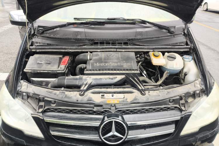 Used Mercedes-Benz Vito 2013 3.0L Business Edition Engine Bay