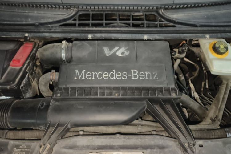 Used Mercedes-Benz Vito 2013 3.0L Elite Edition Engine Bay