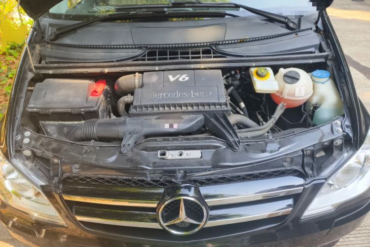 Used Mercedes-Benz Vito 2013 3.0L Elite Edition Engine Bay