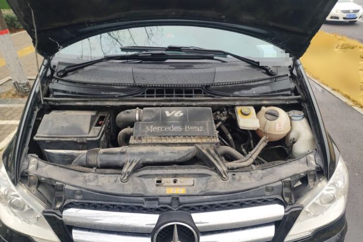 Used Mercedes-Benz Vito 2013 3.0L Elite Edition Engine Bay