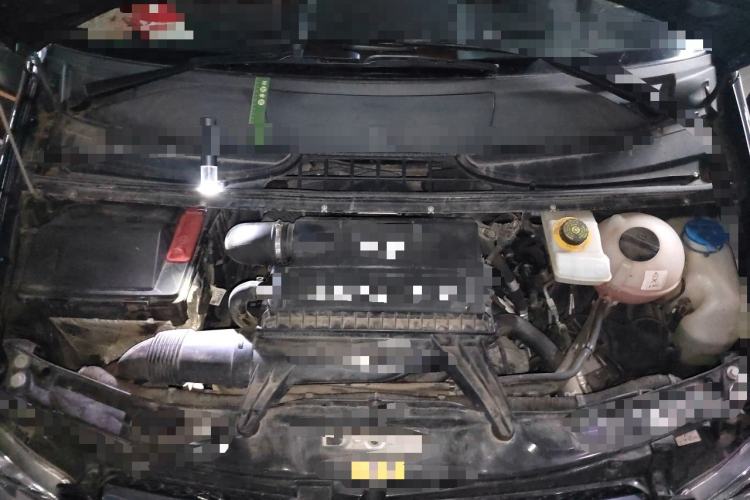 Used Mercedes-Benz Vito 2013 3.0L Elite Edition Engine Bay