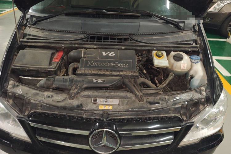 Used Mercedes-Benz Vito 2013 3.0L Elite Edition Engine Bay