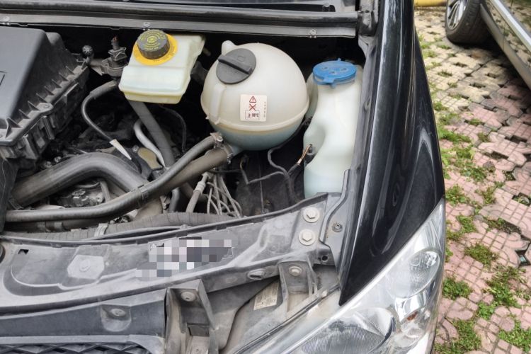 Used Mercedes-Benz Vito 2013 3.0L Elite Edition Engine Bay Left