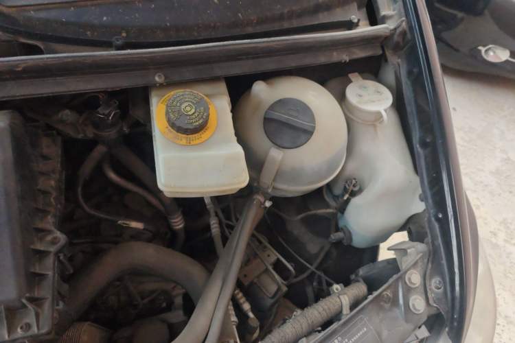 Used Mercedes-Benz Vito  Engine Bay Left