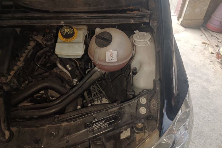 Used Mercedes-Benz Vito 2013 3.0L Business Edition Engine Bay Left