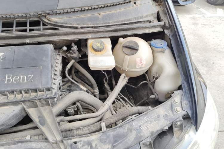 Used Mercedes-Benz Vito 2013 3.0L Elite Edition Engine Bay Left