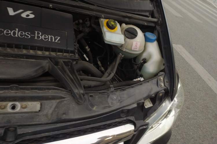 Used Mercedes-Benz Vito 2013 3.0L Business Edition Engine Bay Left