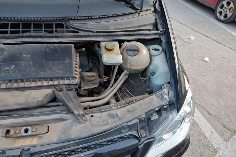 Used Mercedes-Benz Vito 2013 2.1T Elite Edition Engine Bay Left