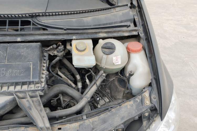 Used Mercedes-Benz Vito 2013 3.0L Elite Edition Engine Bay Left