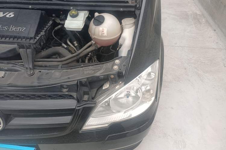 Used Mercedes-Benz Vito 2013 3.0L Elite Edition Engine Bay Left