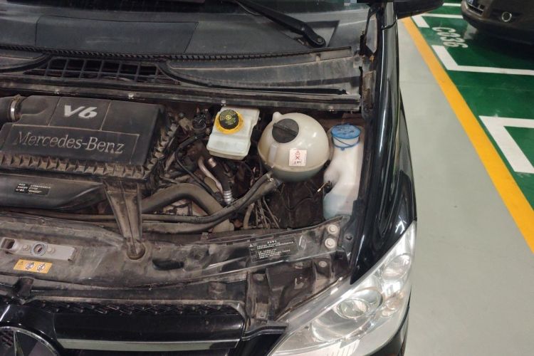 Used Mercedes-Benz Vito 2013 3.0L Elite Edition Engine Bay Left