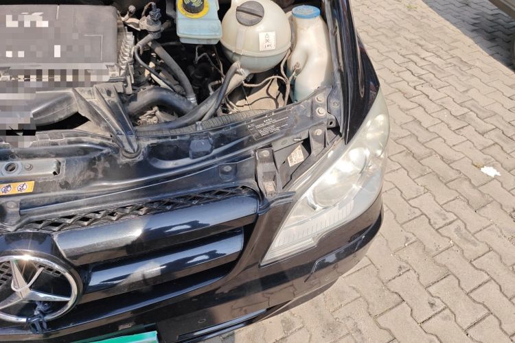 Used Mercedes-Benz Vito 2013 3.0L Elite Edition Engine Bay Left