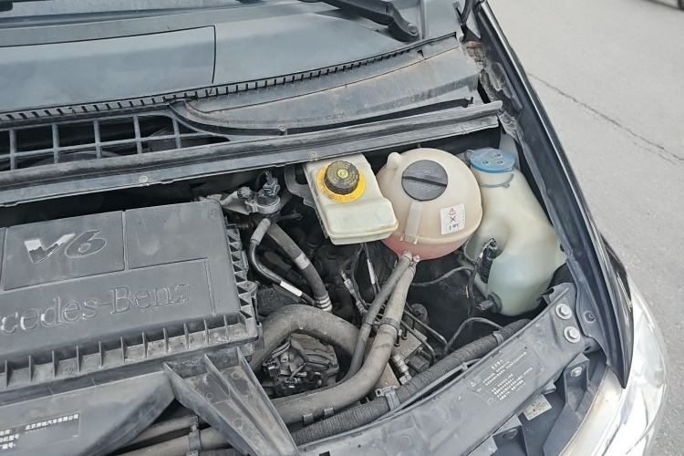 Used Mercedes-Benz Vito 2013 3.0L Elite Edition Engine Bay Left