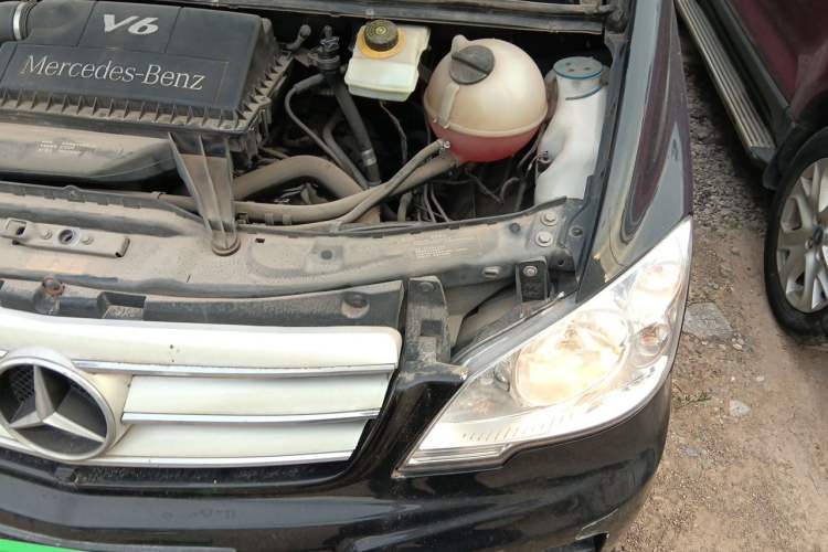 Used Mercedes-Benz Vito 2013 3.0L Elite Edition Engine Bay Left