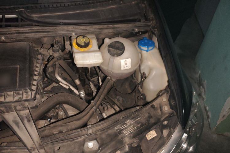Used Mercedes-Benz Vito 2013 3.0L Elite Edition Engine Bay Left
