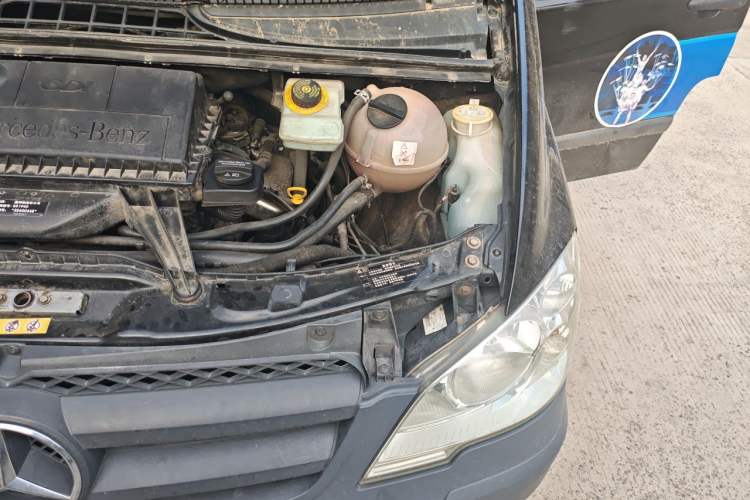 Used Mercedes-Benz Vito 2013 2.1T Elite Edition Engine Bay Left