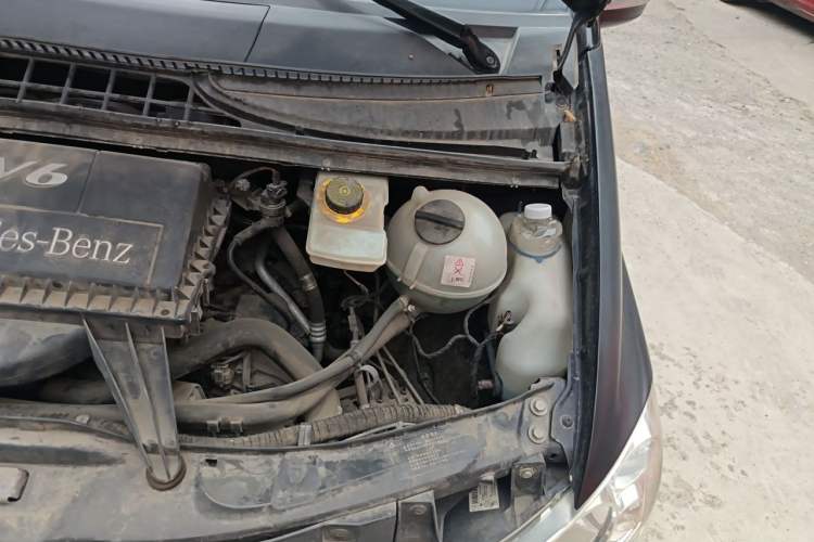 Used Mercedes-Benz Vito 2013 3.0L Elite Edition Engine Bay Left