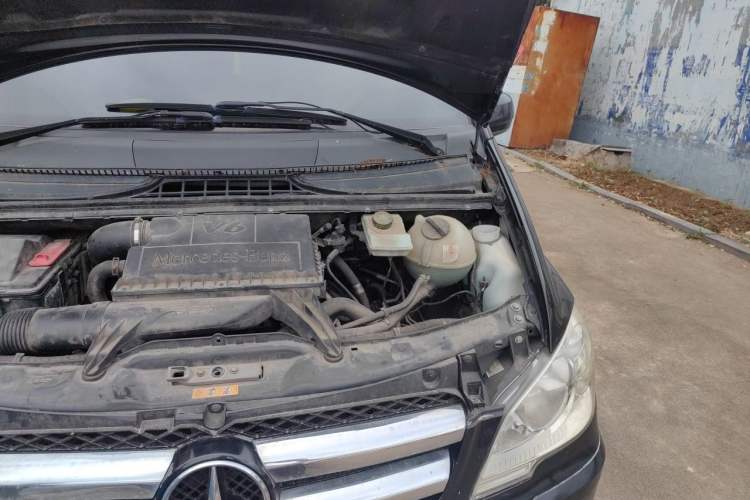 Used Mercedes-Benz Vito 2013 3.0L Elite Edition Engine Bay Left