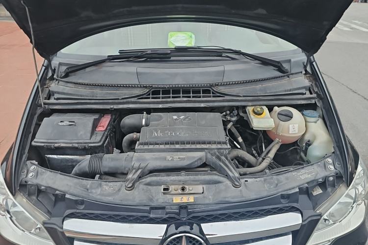 Used Mercedes-Benz Vito 2013 3.0L Elite Edition Engine Bay