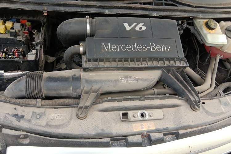 Used Mercedes-Benz Vito 2013 3.0L Elite Edition Engine Bay