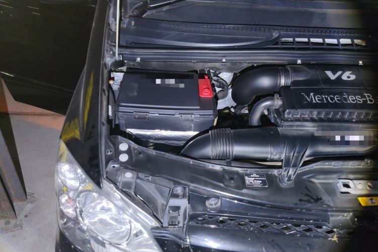 Used Mercedes-Benz Vito 2013 3.0L Elite Edition Engine Bay Right
