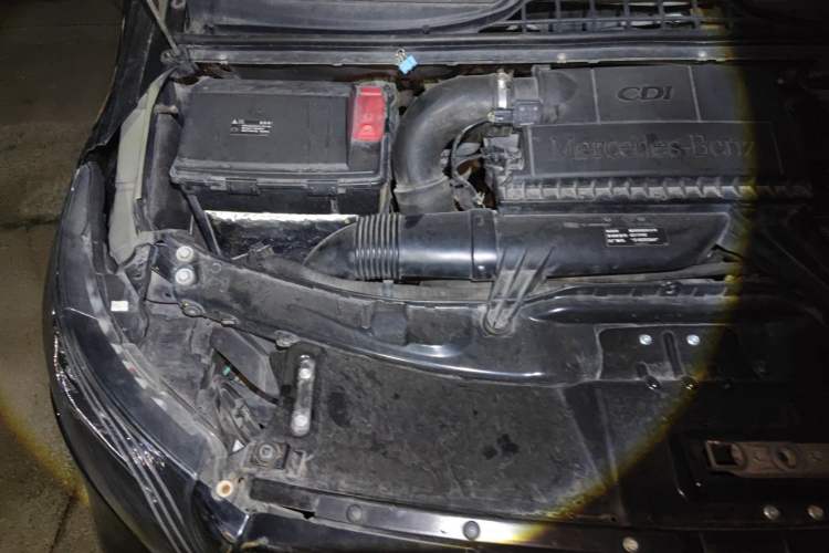 Used Mercedes-Benz Vito 2013 2.1T Elite Edition Engine Bay Right