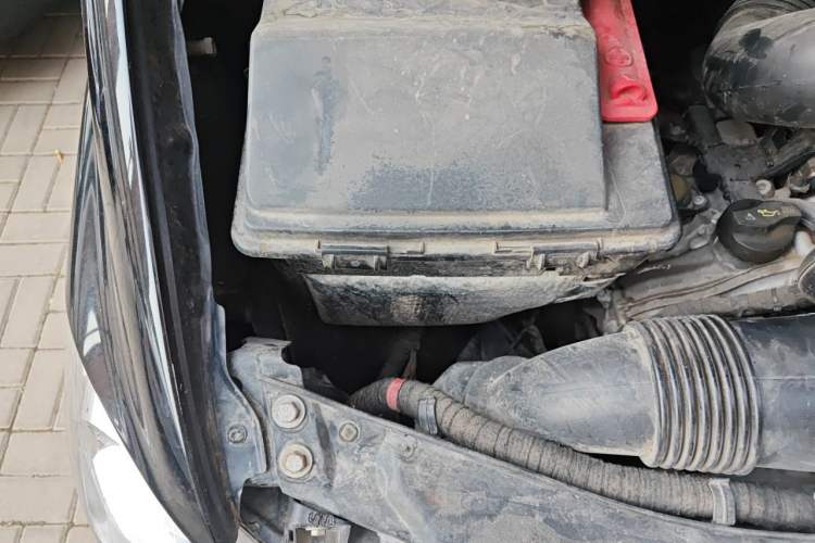 Used Mercedes-Benz Vito 2013 3.0L Elite Edition Engine Bay Right