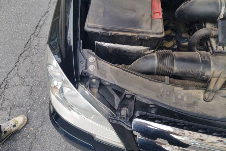 Used Mercedes-Benz Vito 2013 3.0L Elite Edition Engine Bay Right