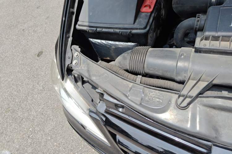 Used Mercedes-Benz Vito 2013 3.0L Business Edition Engine Bay Right