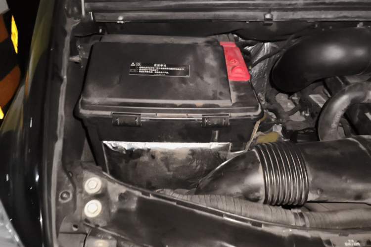 Used Mercedes-Benz Vito 2013 3.0L Business Edition Engine Bay Right