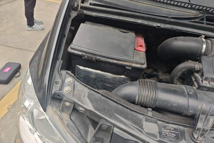 Used Mercedes-Benz Vito 2013 3.0L Elite Edition Engine Bay Right