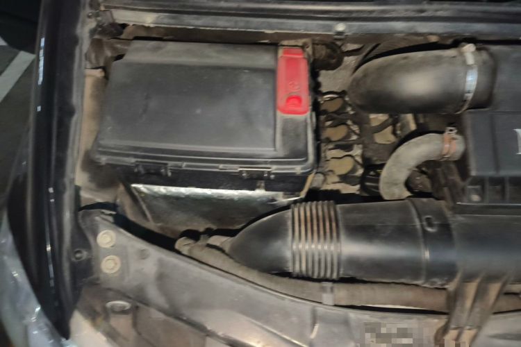 Used Mercedes-Benz Vito 2013 3.0L Elite Edition Engine Bay Right